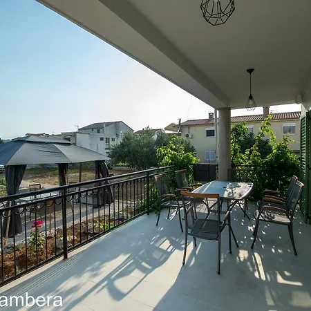 Villa Gambera Pirovac Buitenkant foto